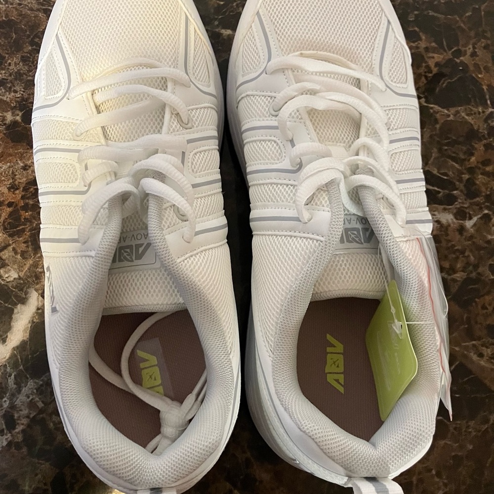 BRAND NEW ZEFUHER Mens walking shoes with arch support SIZE 11 Wide WIDTH